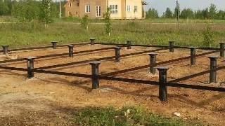 Установка и монтаж - винтовые сваи в Старой Руссе для свайного фундамента дома. Цена от 2066 руб - видео закручивание